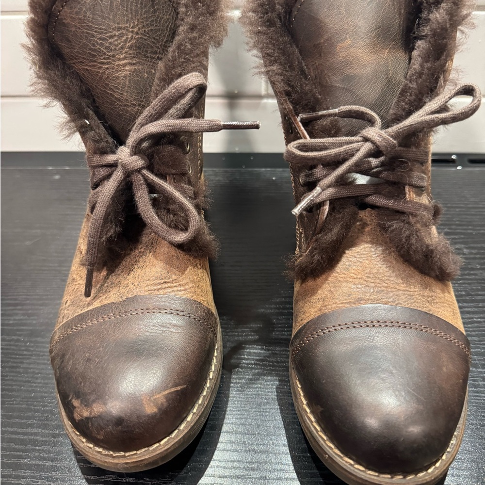 Brown Fur-Lined Women's Boots size 9